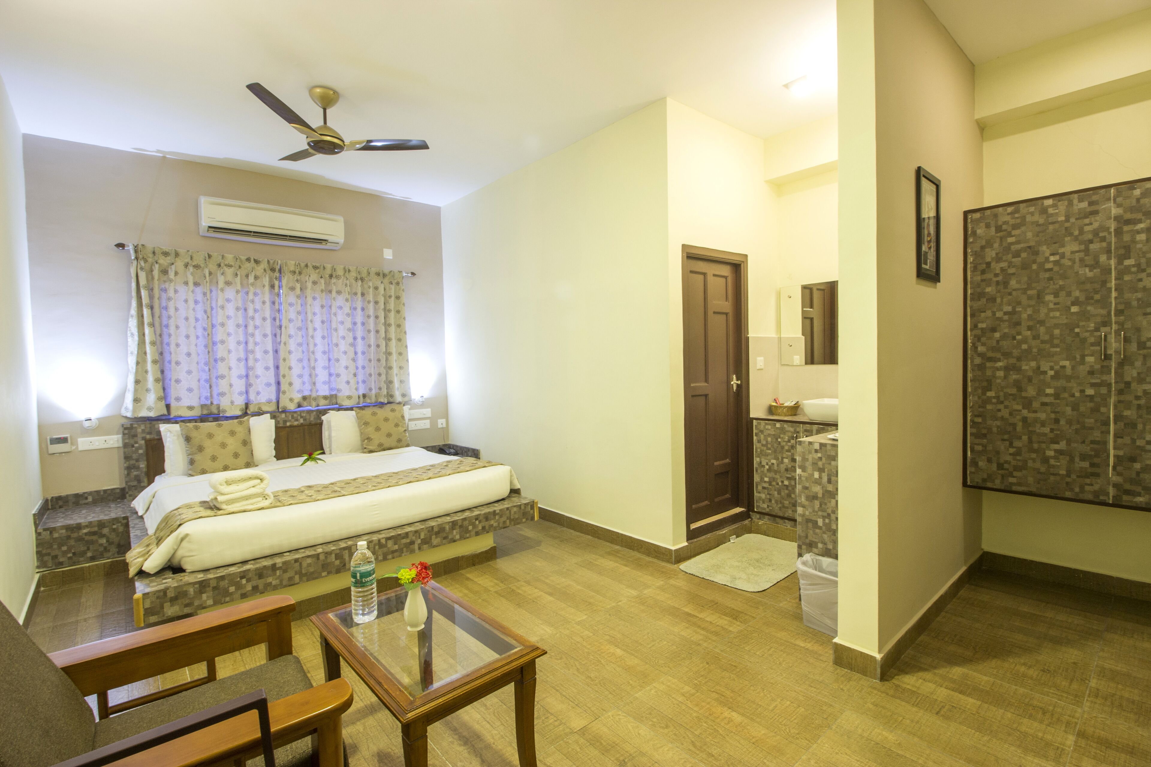 Poppys Olive De Villa