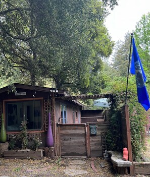 Exterior - Quaint Cabin in the Santa Cruz Mountains (Soquel)