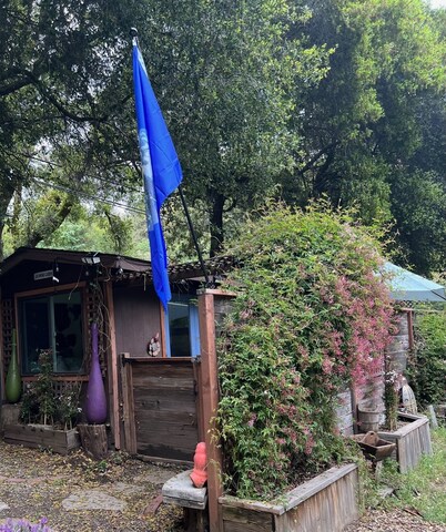 Quaint Cabin in the Santa Cruz Mountains