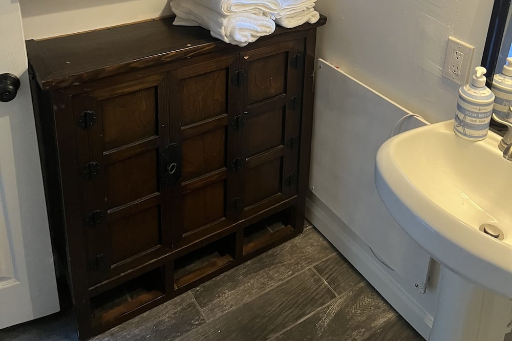 Capitola Airbnb & Cheap Cabin Rentals from 118 AirCabins