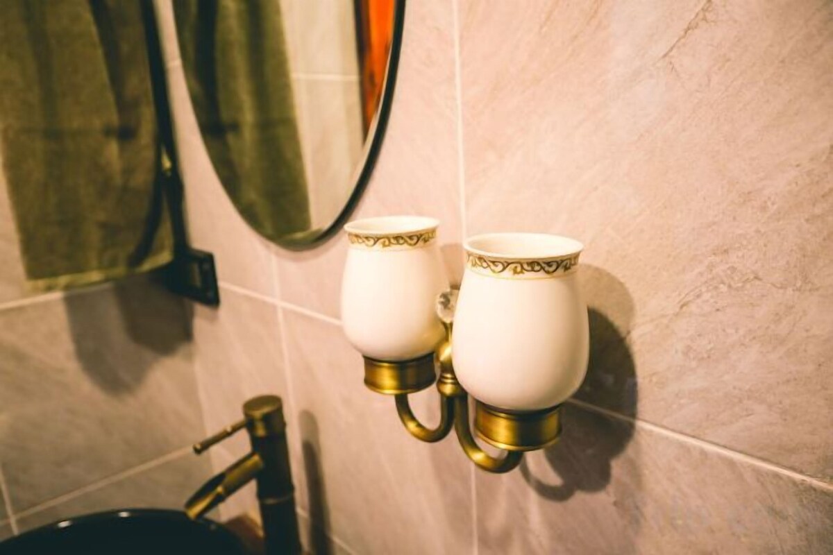 Bathroom | Separate tub and shower, rainfall showerhead, free toiletries