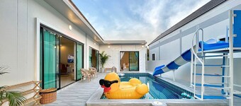 Cozy Villa With Pool - 12 Minutes From the Beach