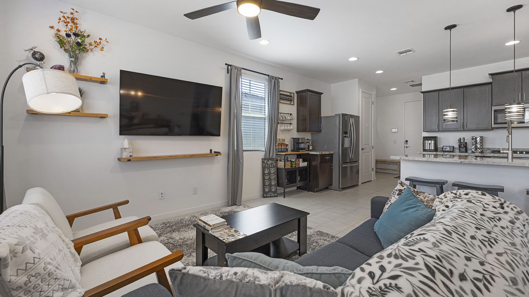 Simple Phoenix Living