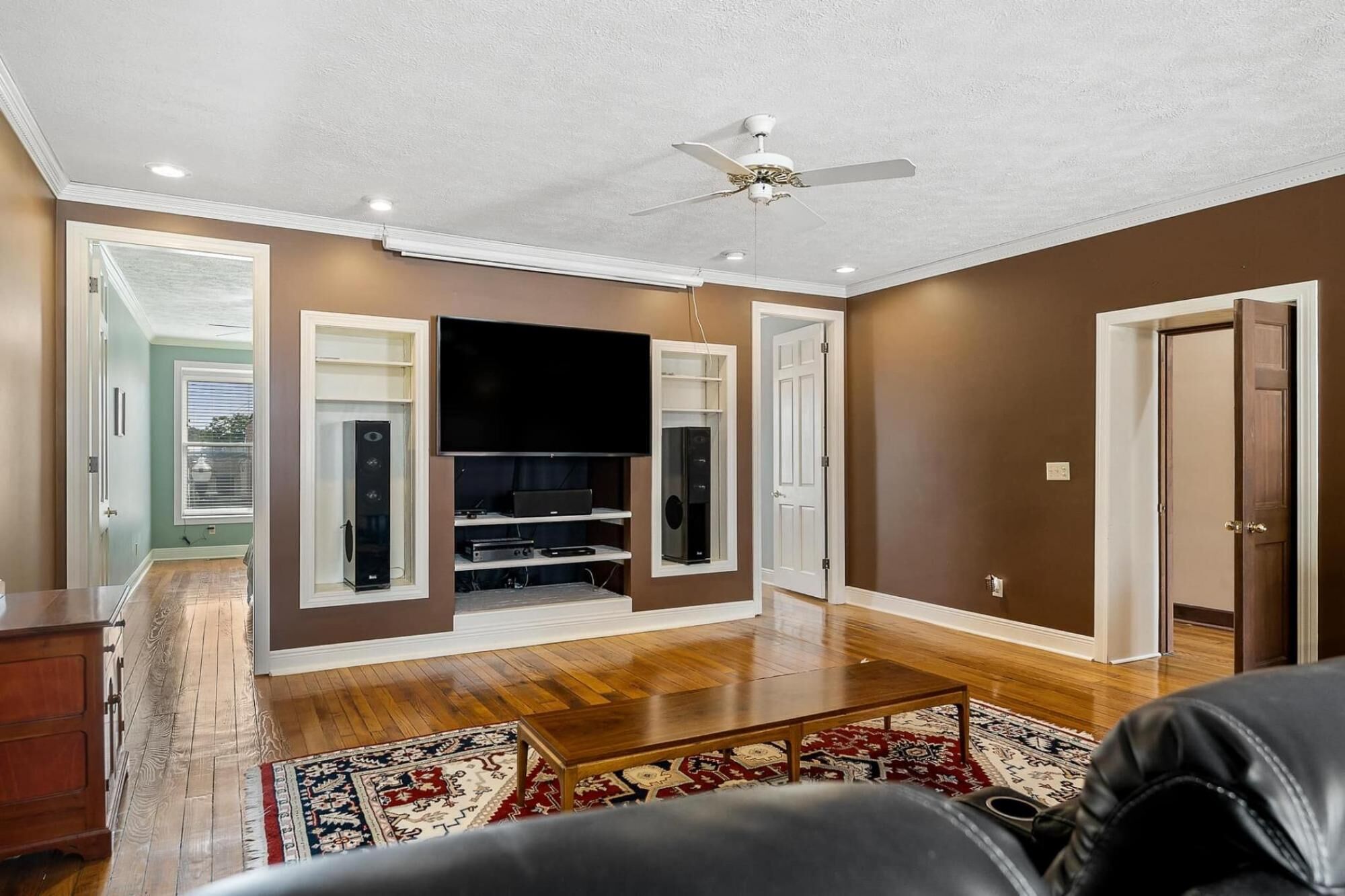 Luxurious Downtown Townhouse