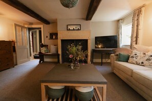 Smart TV, fireplace, video games