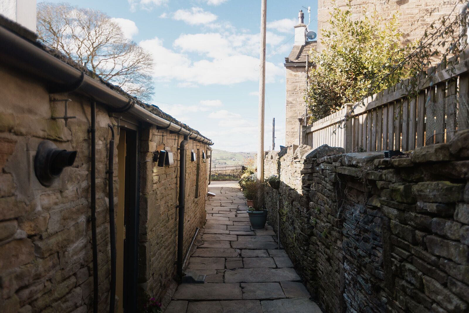 Gorgeous Stylish Country Farm House. Opposite the Fleece in Barkisland Ripponden