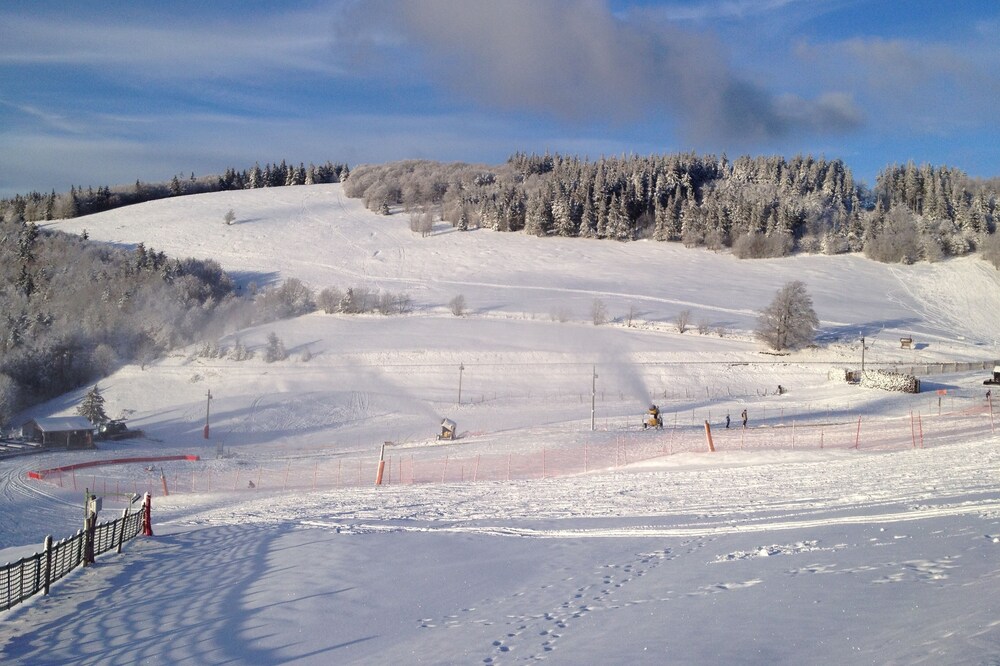 Chalet au Coeur de de 5 Stations de ski Avec Piscine