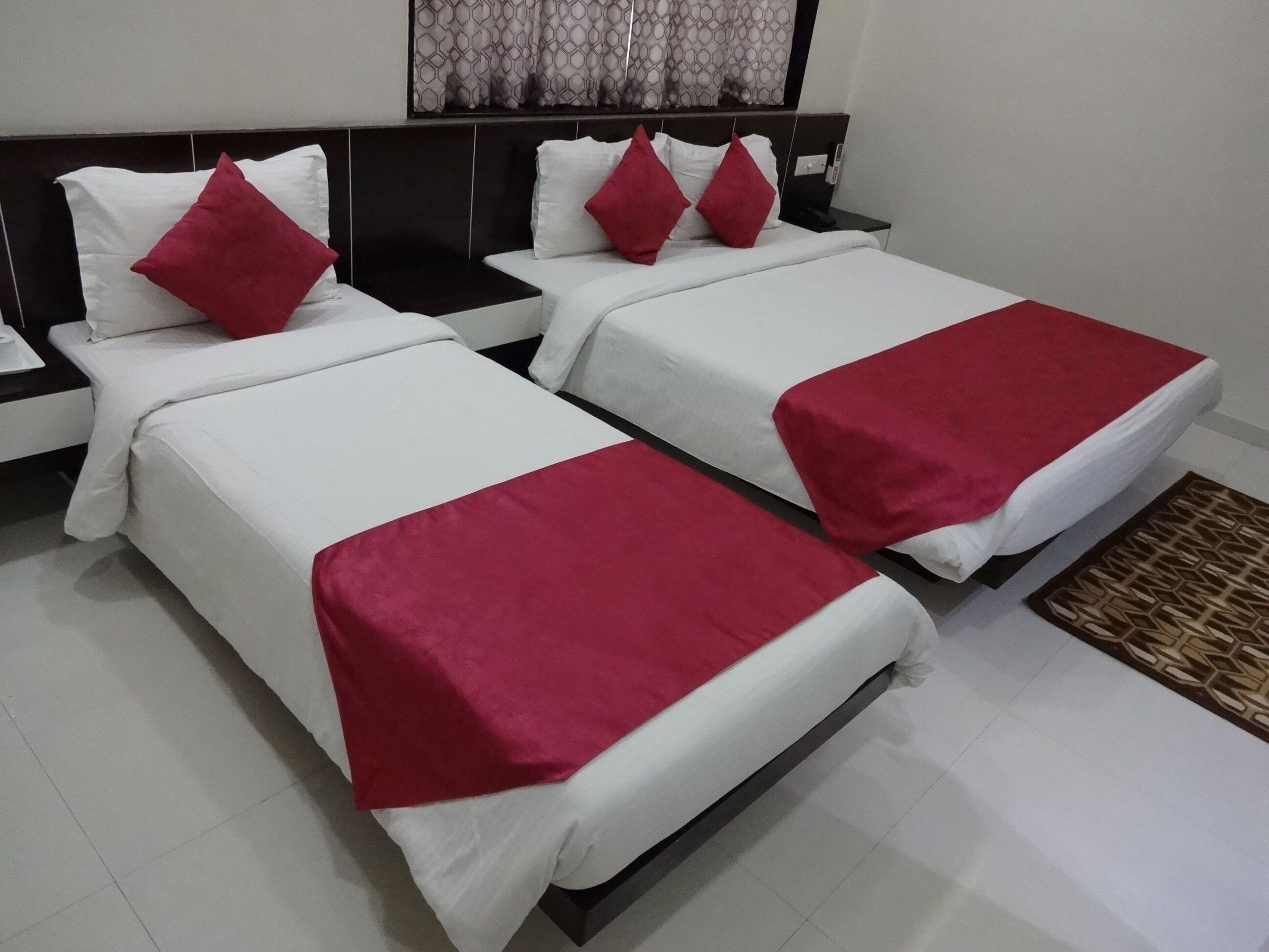 Habitación triple Deluxe | Wifi gratis y ropa de cama