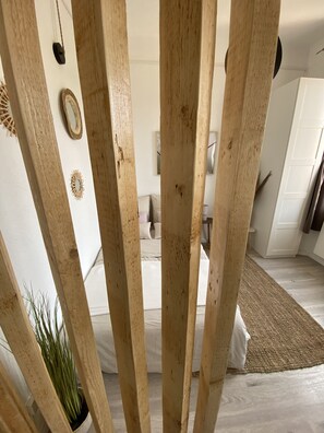 1 chambre, fer et planche à repasser, lit parapluie, Wi-Fi gratuit