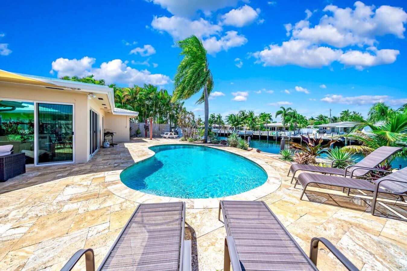 Pool & Waterfront Home! Kayak+1 Mile To Beach!