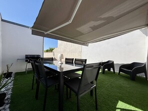 Outdoor dining - 3-bedroom house in Saint-Denis-d'Oléron near beach (Saint-Denis-d'Oléron)