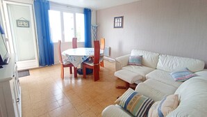 Unclassified image, 4 of 20, button - Bright 4-room apartment with balcony in Sète (Sète)