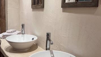 Shower, soap, shampoo