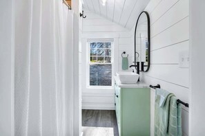 Unclassified image, 5 of 29, button