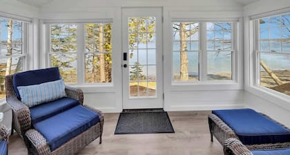 Beachcomber Cottage-Oceanfront!