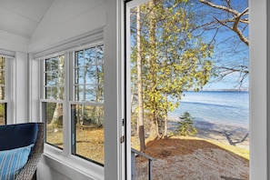 Interior - Beachcomber Cottage-Oceanfront! (Surry)