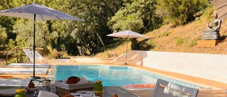 Piscine extérieure, piscine chauffée