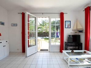 Interior - 4-room house in La Palmyre center - 2 bedrooms, pets allowed (La Palmyre)