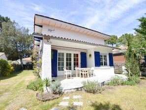 Exterior - 4-room house in La Palmyre center - 2 bedrooms, pets allowed (La Palmyre)