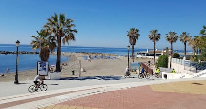 Beachfront Luxury Apartment, Playas del Duque, Puerto Banús, Marbella