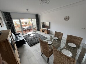 TV connectée, vidéothÚque, chaßne hi-fi