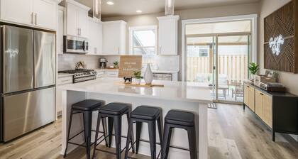 Charming Beaverton, King beds, Game room, 5bdrm!