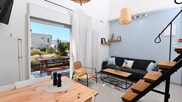 舒適獨棟房屋 | 起居區 | 電視