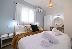 Comfort House | Iron/ironing board, bed sheets - YalaRent Valley view Boutique cottages (Emek Izrael)