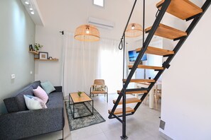 Family House | Living area | TV - YalaRent Valley view Boutique cottages (Emek Izrael)