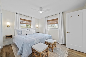 4 bedrooms, desk, iron/ironing board, travel crib
