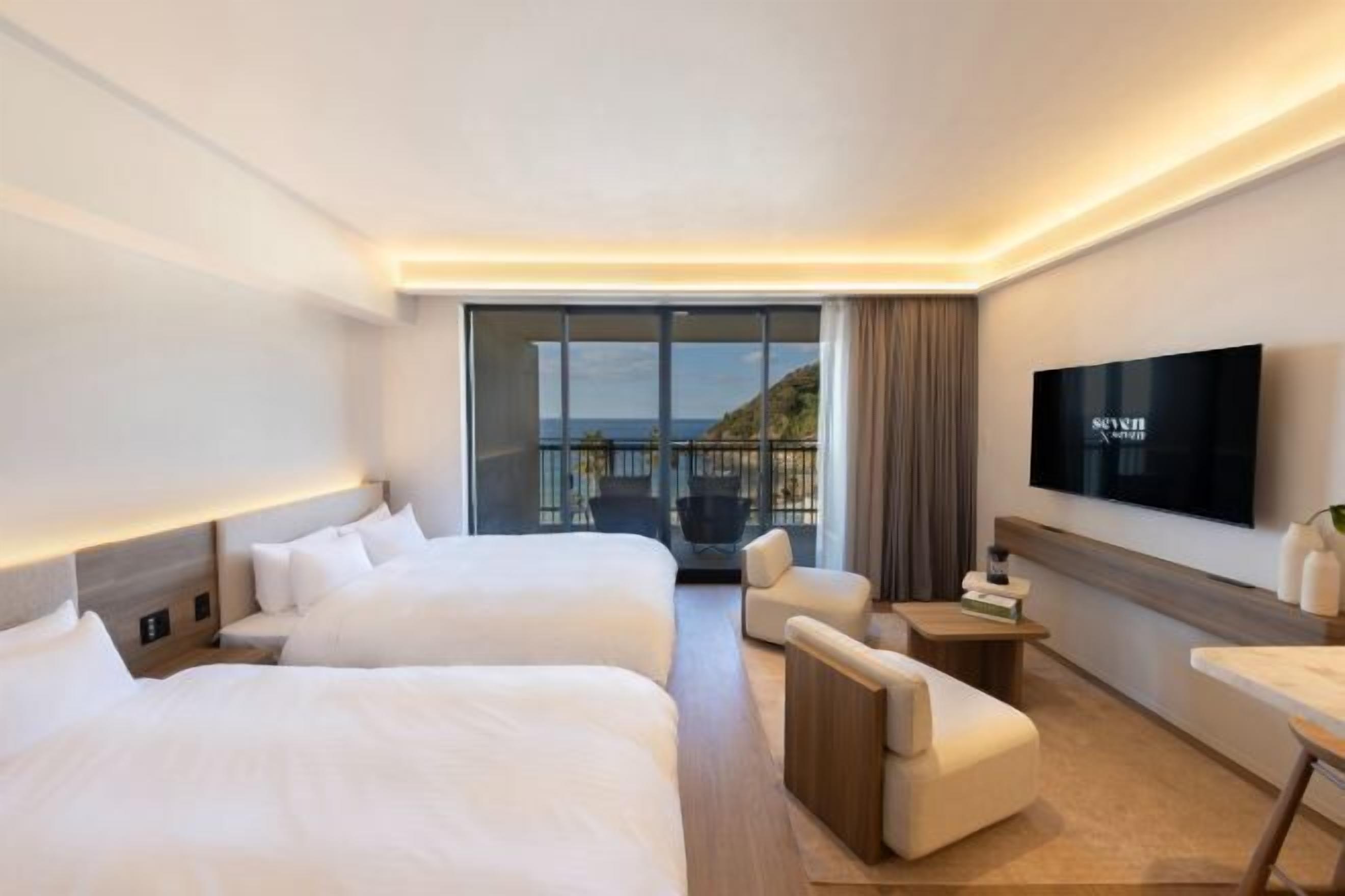 In-room safe, blackout curtains, free WiFi, bed sheets