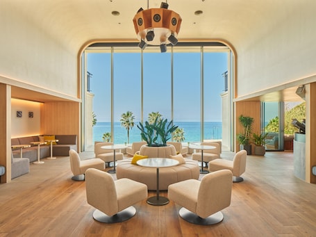 Lobby. seven x seven Itoshima