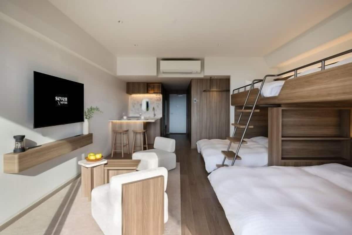 In-room safe, blackout curtains, free WiFi, bed sheets