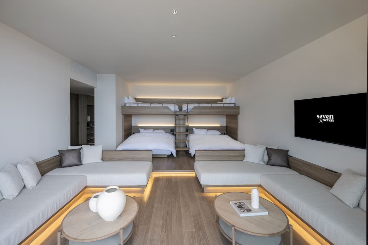 Chambre Deluxe, non-fumeurs (Bunk Suite with View Bath) | Coffres-forts dans les chambres, rideaux occultants, Wi-Fi gratuit
