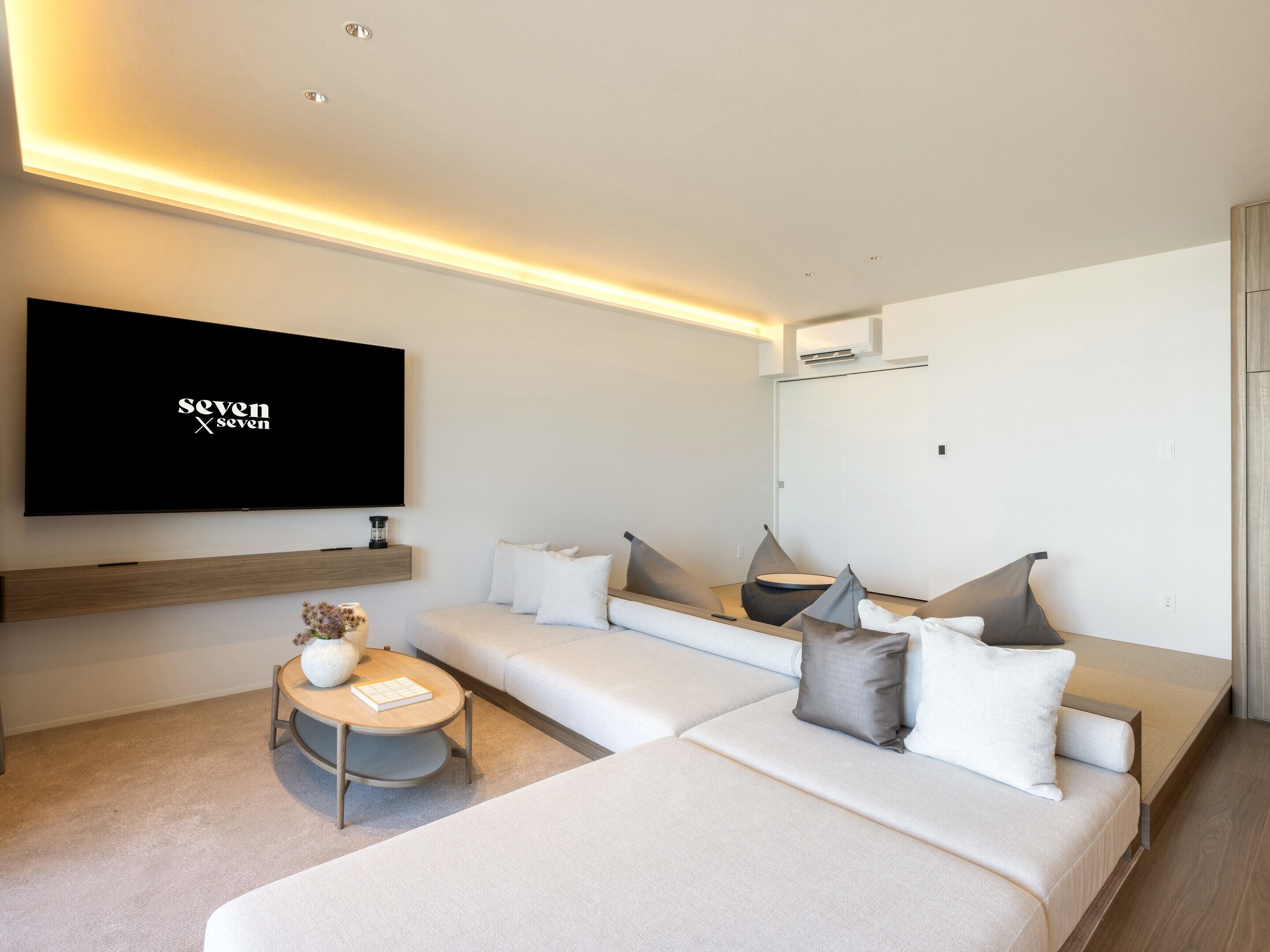 Suite with View Bath,Non Smoking | In-room safe, blackout drapes, free WiFi, bed sheets