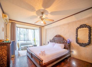 Pineapple Room | イタリアのフレッテ製シーツ、高級寝具、羽毛の掛け布団、ミニバー