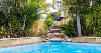 Huge 4Bed-2Bath Family Home - Close to everything and everything you need