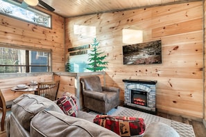 Smart-TV, Kamin, Videospiele