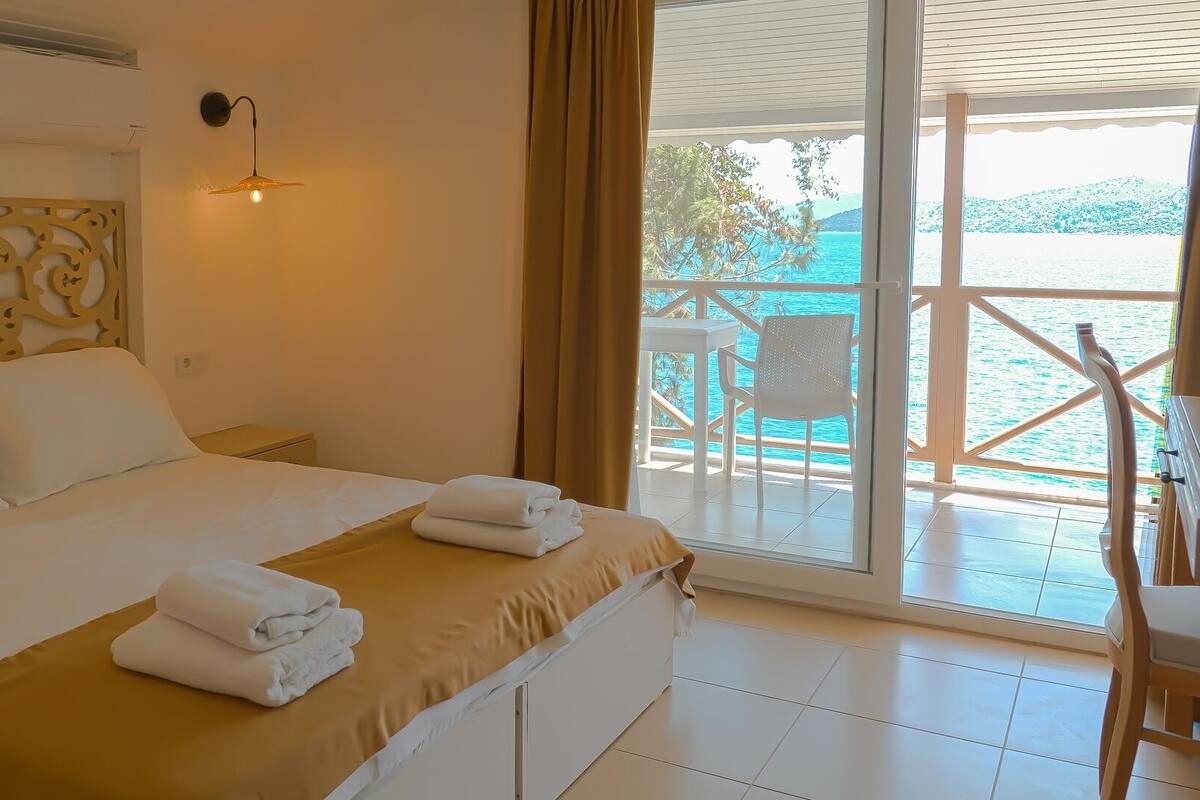 Desk, laptop workspace, iron/ironing board (on request), free WiFi