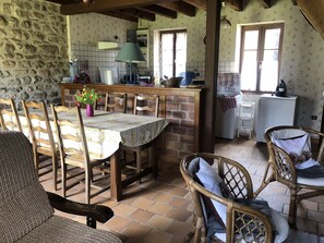 Dining - Gîte Campagne Creusoise Dans Petit Bourg (Chard)