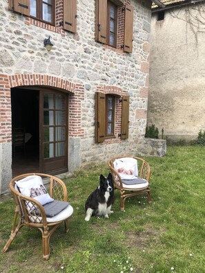 Terrace/patio - Gîte Campagne Creusoise Dans Petit Bourg (Chard)