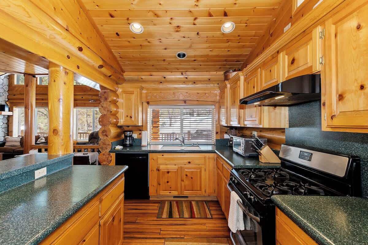 Fridge, microwave, oven, cookware/dishes/utensils