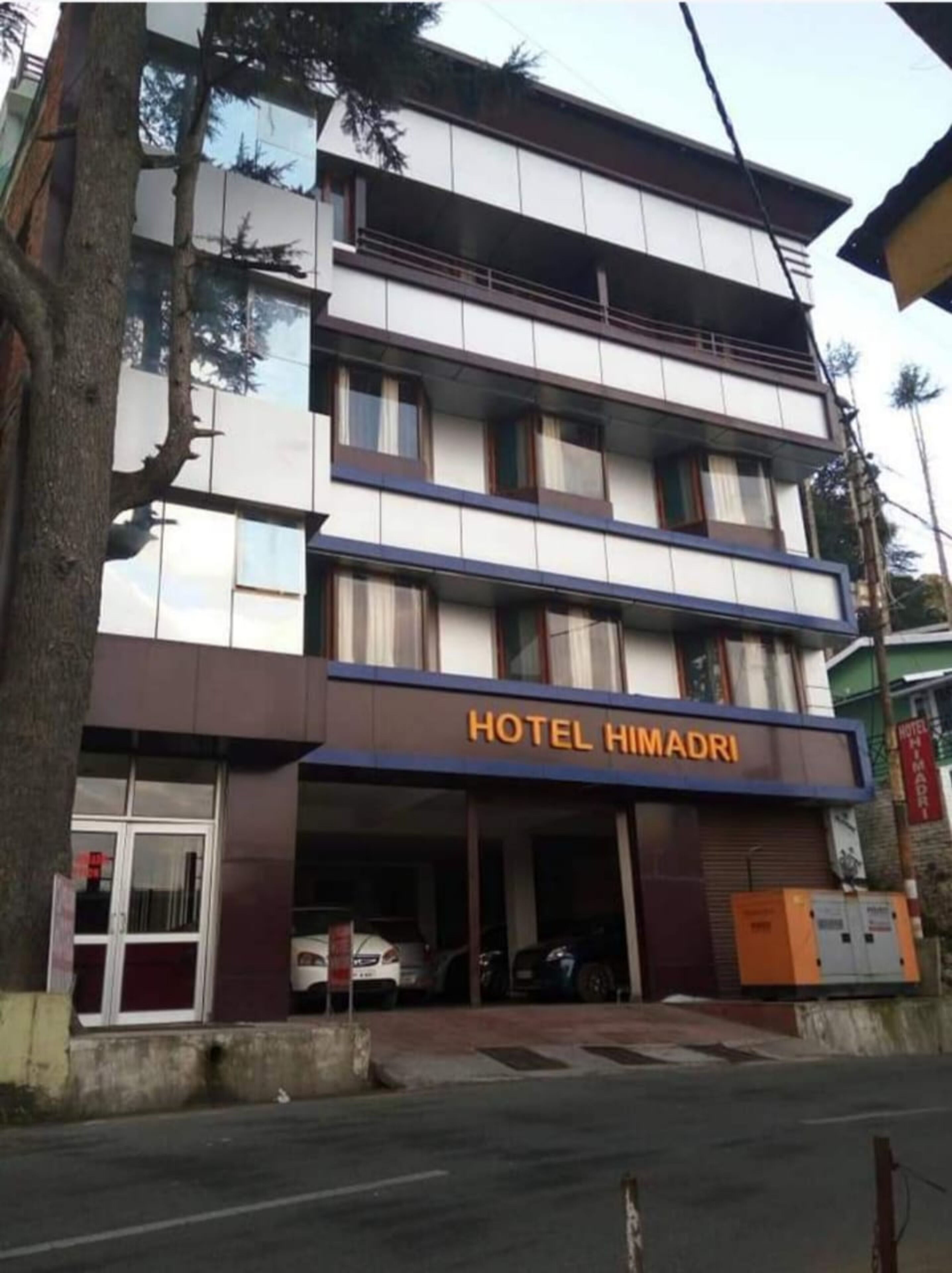 Hotel Himadri Almora