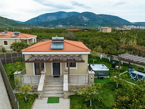 Deluxe House, 2 Bedrooms, Garden View - Desa Green Homes (Epidaurus)