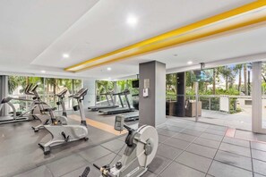 Fitness facility - Stylish Riverside Haven - Gym, Pool, WiFi & Parking (West End)