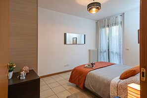1 bedroom, in-room safe, iron/ironing board, free WiFi - Regarda - "Costa del Sole" with swimming pool and terrace (Lazise)