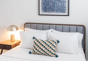 1 chambre, bureau, fer et planche à repasser, Wi-Fi