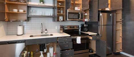 Fridge, microwave, oven, stovetop