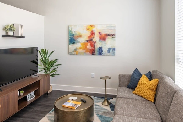 Cozysuites l Modern 1BR in Downtown Cincinnati