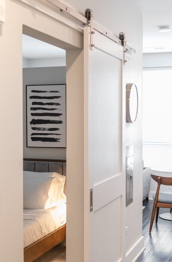 1 chambre, bureau, fer et planche à repasser, Wi-Fi